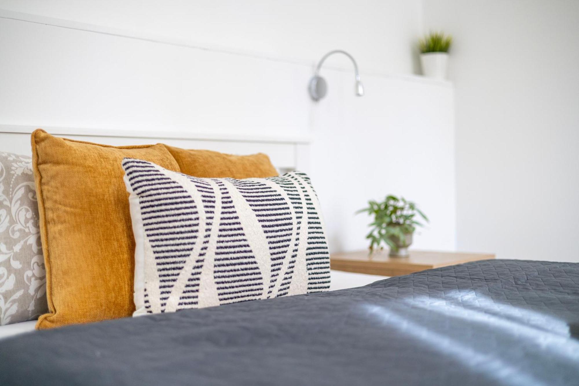 Exclusive & Grand Next To The Fashion St' Apartment *