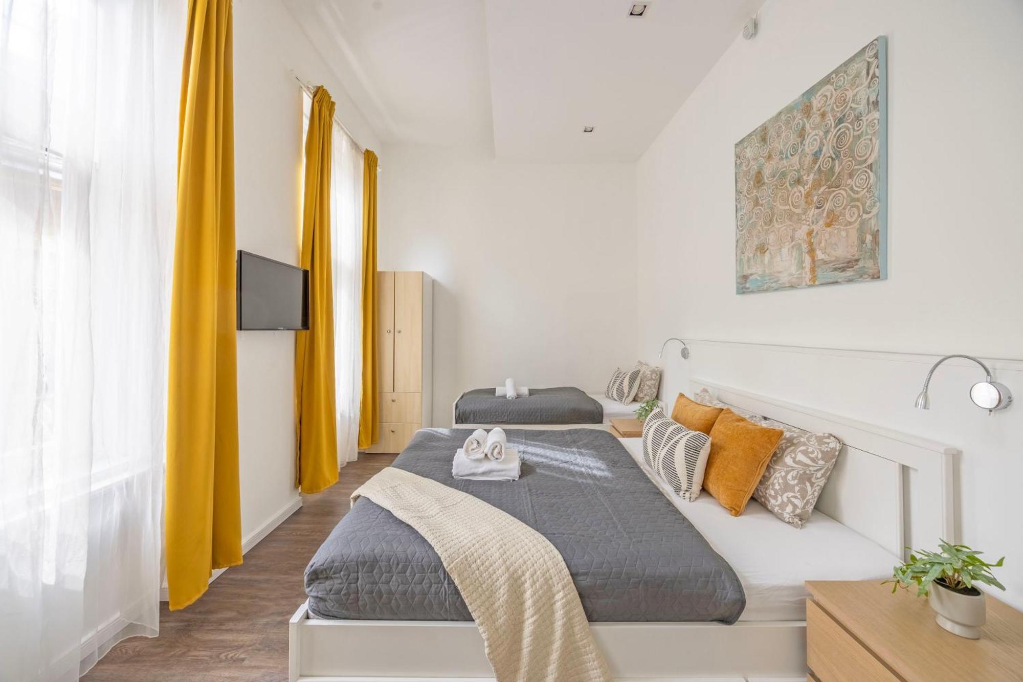 Apartment Exclusive & Grand Next To The Fashion St' *