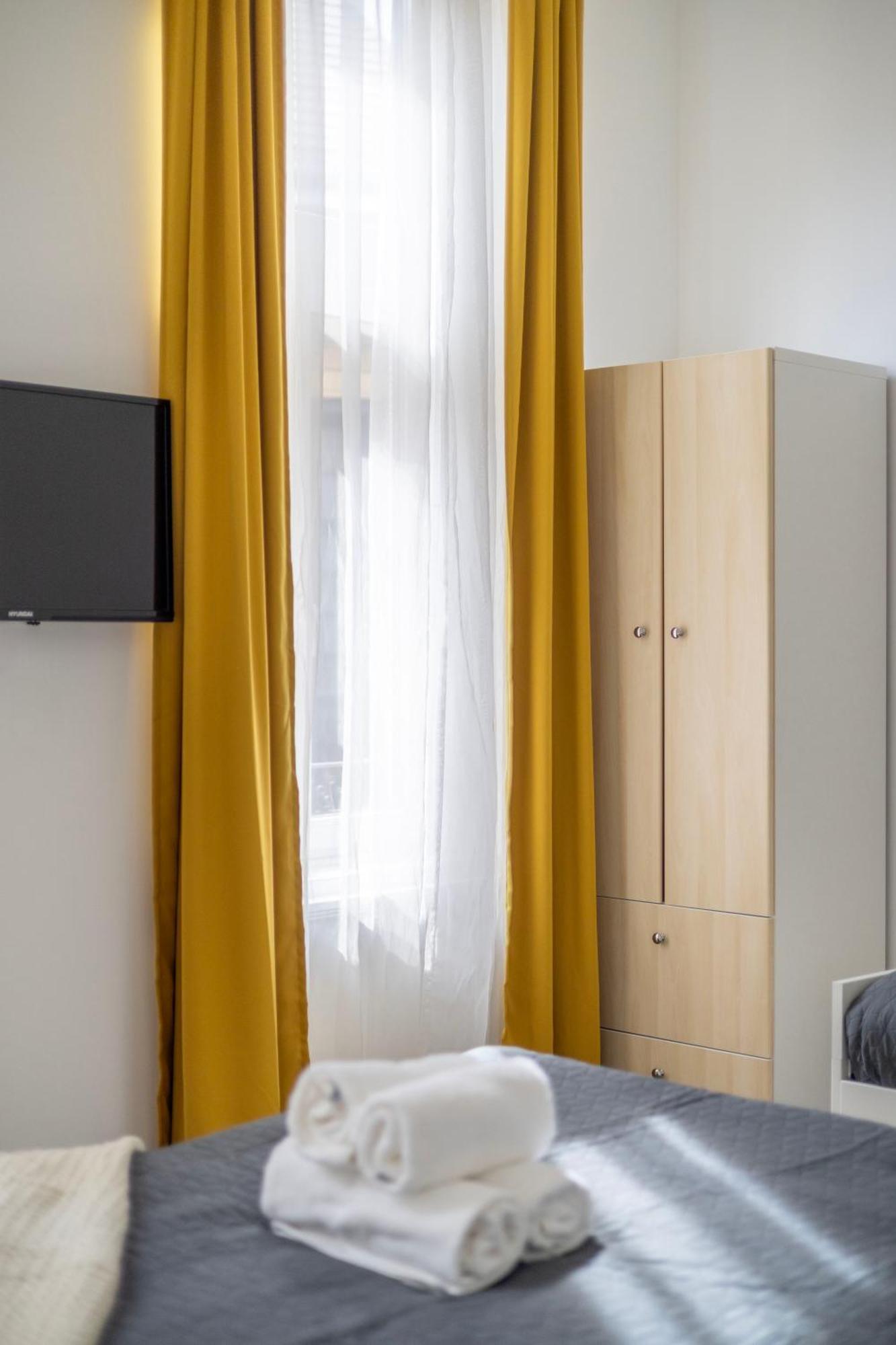 Exclusive & Grand Next To The Fashion St' Budapest